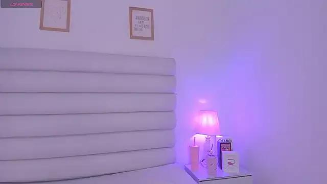 Emily__stone_ from StripChat is Freechat