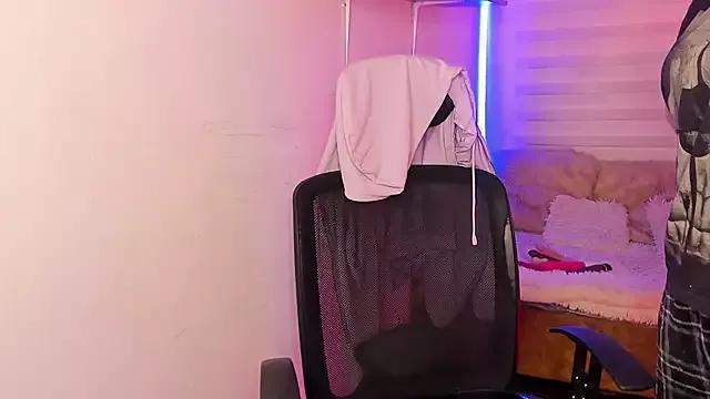 Emily_Lindey from StripChat is Freechat