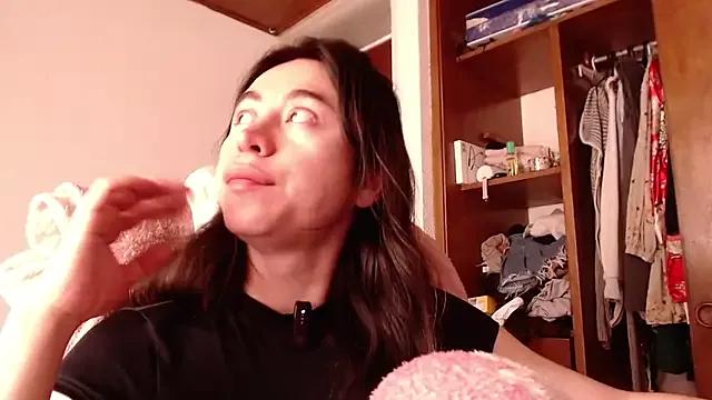 emily_pearl_ from StripChat is Freechat