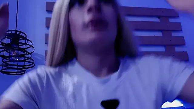 Emily_Vaughan from StripChat is Freechat