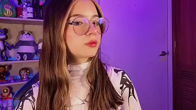 EmilyMiller_ from StripChat is Freechat