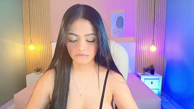 EmilyWalker11 from StripChat is Freechat