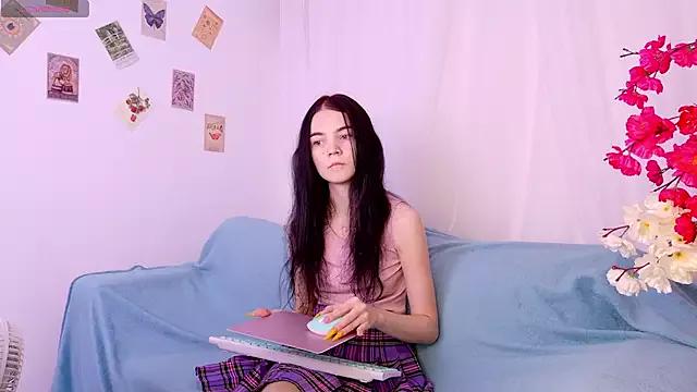 emma_blackwood from StripChat is Freechat