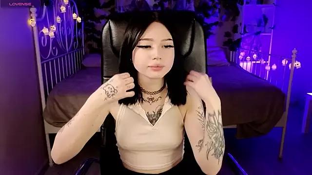 Emma_Kirks from StripChat is Freechat