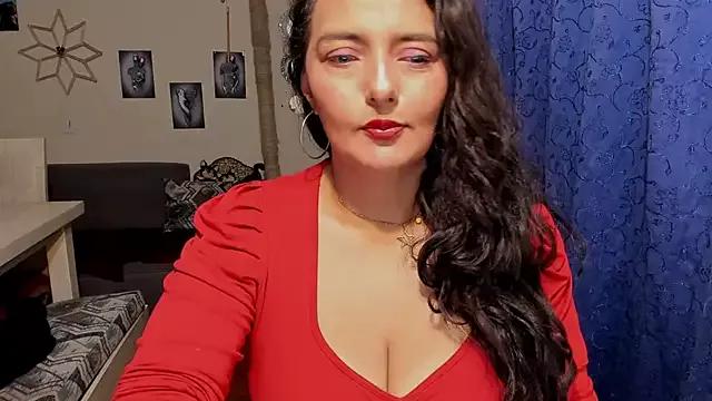 emma_luxy from StripChat is Freechat