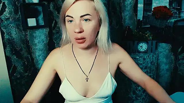 EmmaCat_ from StripChat is Freechat