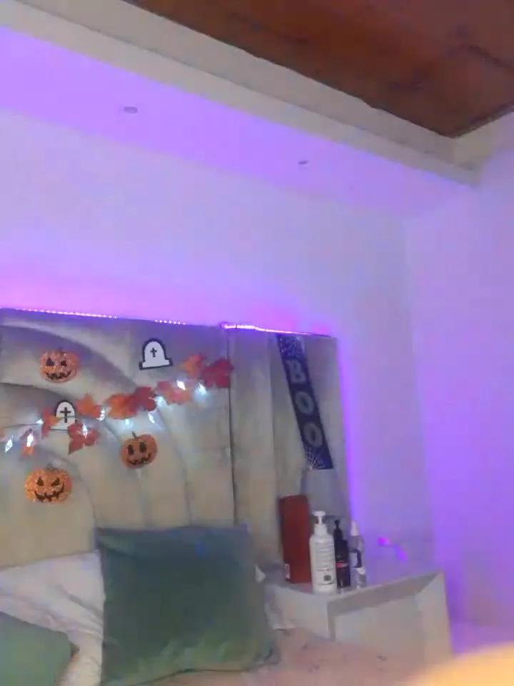 Emmaconor from StripChat