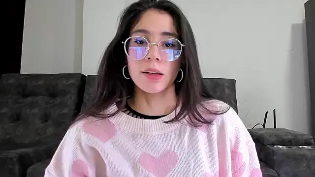 emmadiaz1 from StripChat is Freechat