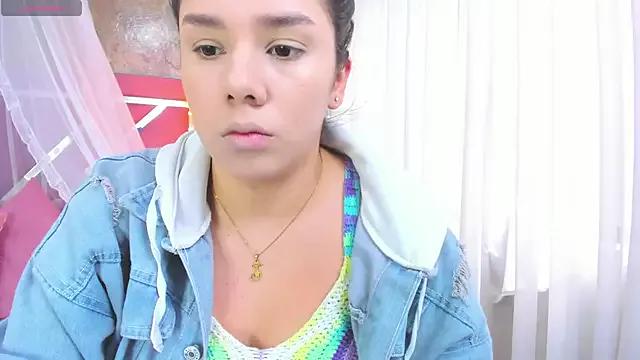 EmmaSulivan from StripChat is Freechat