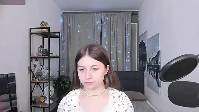 Enny_Kris from StripChat is Freechat