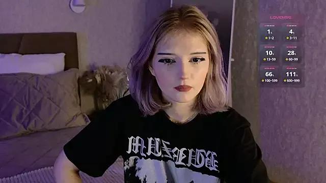 EsmeMayhem from StripChat is Freechat