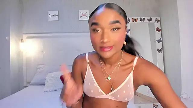 EsmeraldaNyx from StripChat is Freechat