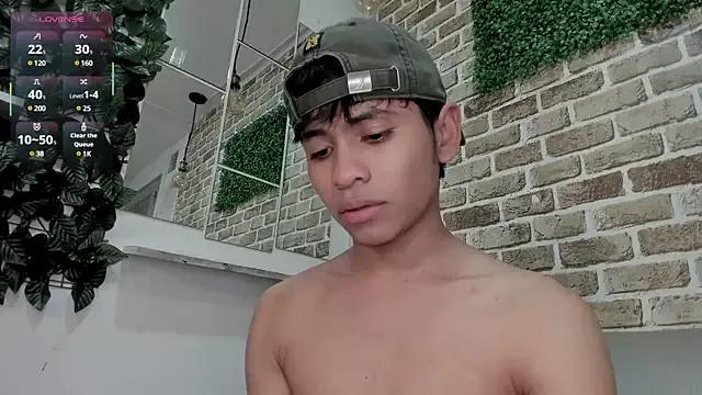 Ethan_Westt from StripChat is Freechat