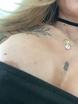 Girls free live sex cams: Check out the satisfaction of typing and cam2cam with our sensual livestreamers, who will teach you all about temptation and desires with their smoking hot physiques.