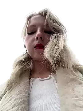EveLittleSinner from StripChat is Freechat