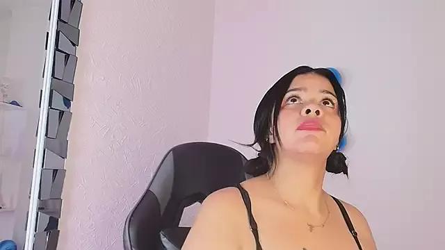 Evelyn_brown8 from StripChat is Freechat
