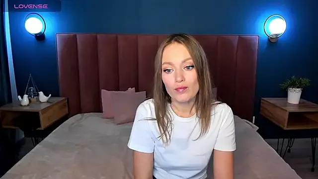 EvelynPoole from StripChat is Freechat