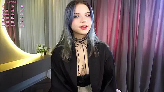 EvelyynLopez from StripChat is Freechat