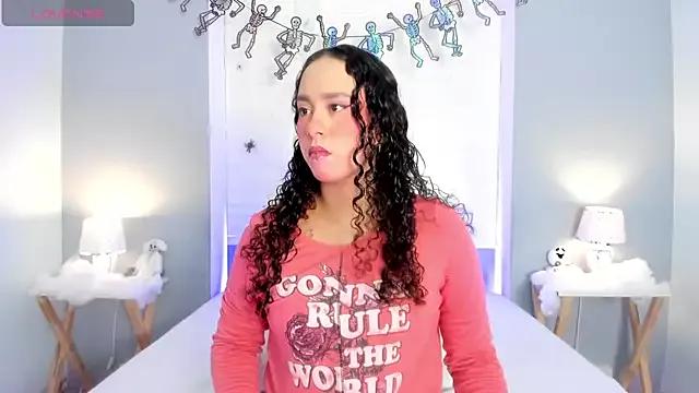 EverlyMooree from StripChat is Freechat