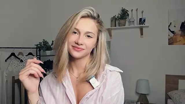 Girls free live sex cams: Check out the satisfaction of typing and cam2cam with our sensual livestreamers, who will teach you all about temptation and desires with their smoking hot physiques.