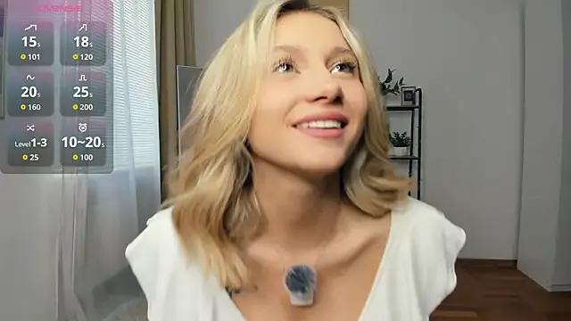Photos of FaaBinaa from StripChat is Freechat