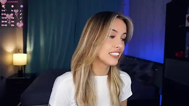 Girls free live sex cams: Check out the satisfaction of typing and cam2cam with our sensual livestreamers, who will teach you all about temptation and desires with their smoking hot physiques.