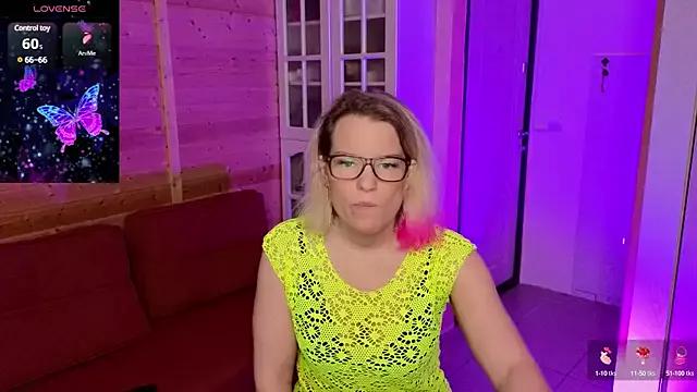 findom_lady_shine from StripChat is Freechat