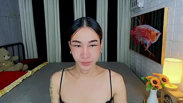 FinestCHLOExxx from StripChat is Freechat