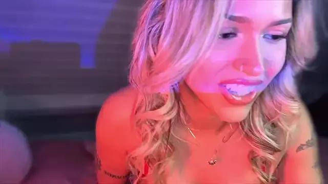 Photos of foxyamber6 from StripChat is Private