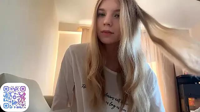 Photos of FruityXo from StripChat is Freechat
