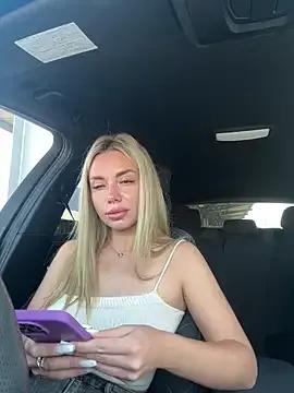 Girls free live sex cams: Check out the satisfaction of typing and cam2cam with our sensual livestreamers, who will teach you all about temptation and desires with their smoking hot physiques.