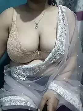 Glamour_queen from StripChat is Freechat