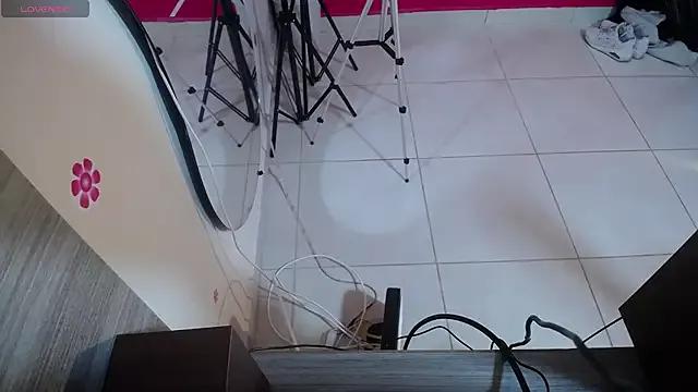 Gleon_ from StripChat is Freechat