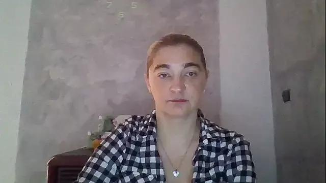 GoldenAngelMilf from StripChat is Freechat