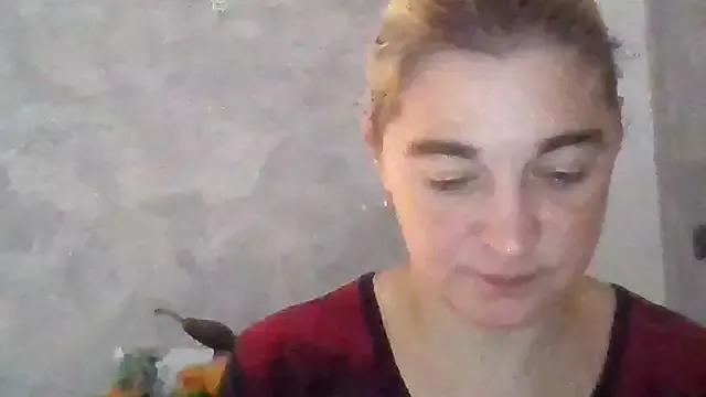 GoldenAngelMilf from StripChat is Freechat