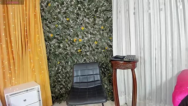 Grecia_Moore from StripChat is Freechat