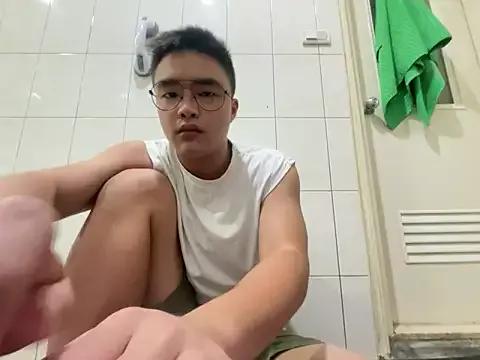 greenteazhang from StripChat is Freechat