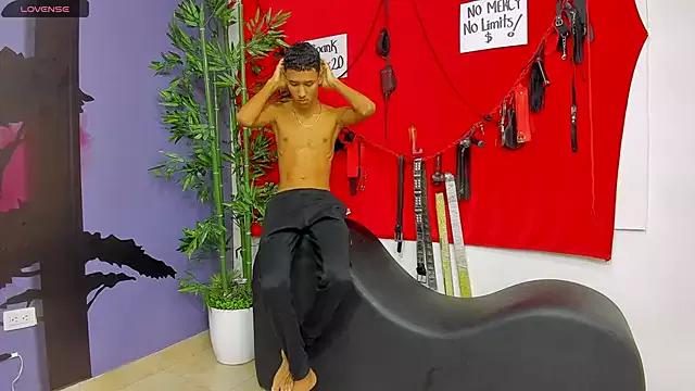 guys_tolick from StripChat is Freechat