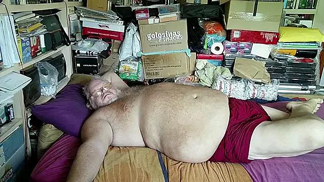hadeszeuss2 from StripChat is Freechat