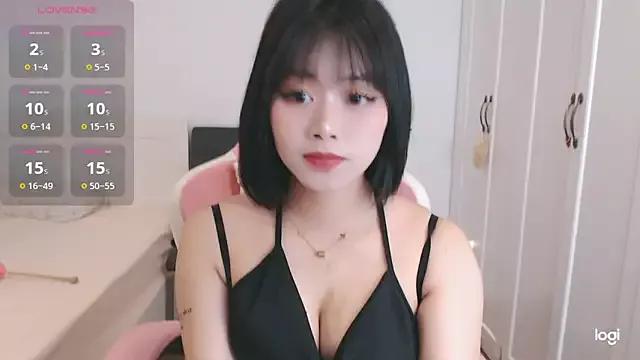 HannaChang from StripChat is Freechat