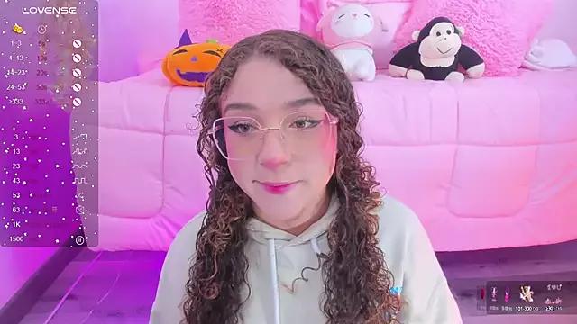 hannacutegod from StripChat is Freechat