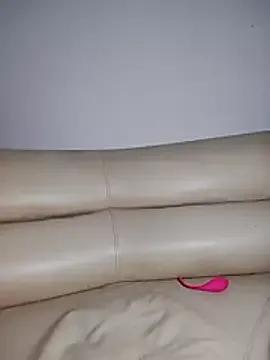 HannaTomson from StripChat is Freechat