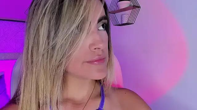 harper_woods_ from StripChat is Freechat