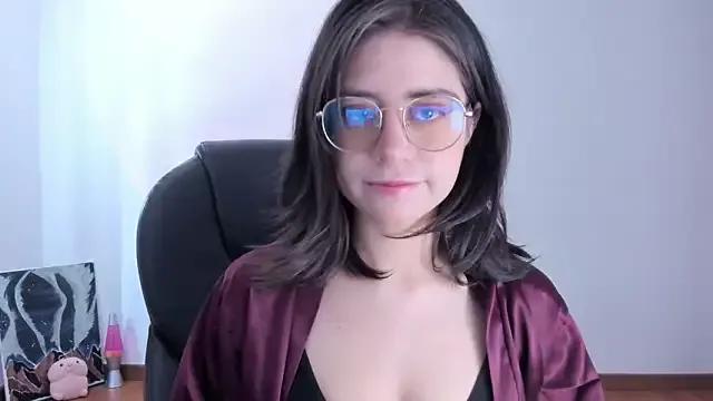HazelKush from StripChat is Freechat