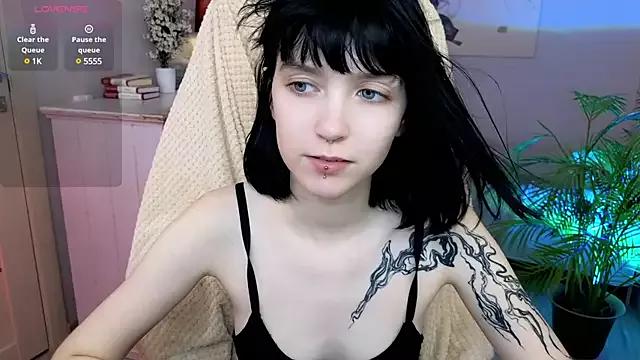 HazelTompson from StripChat is Freechat