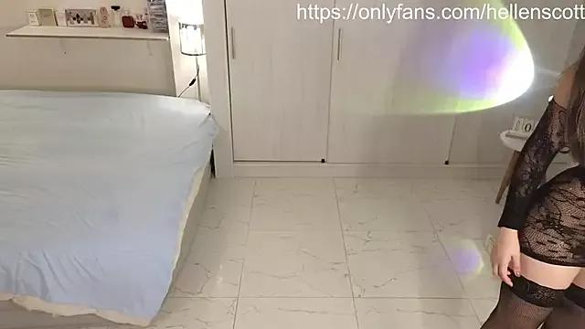 HellennScott from StripChat is Freechat