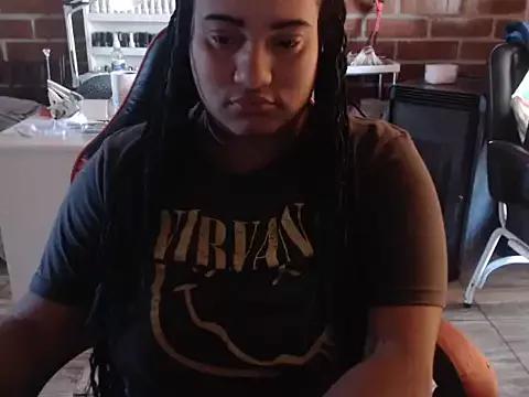 Hilarybunnyy from StripChat is Freechat
