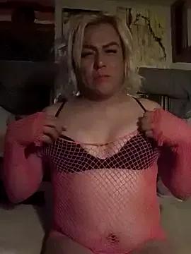 HoneyBdaQueen from StripChat is Freechat