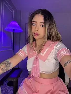 HoneyMollyX from StripChat is Freechat