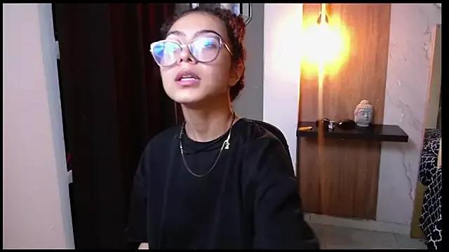 honeymoon_12 from StripChat is Freechat